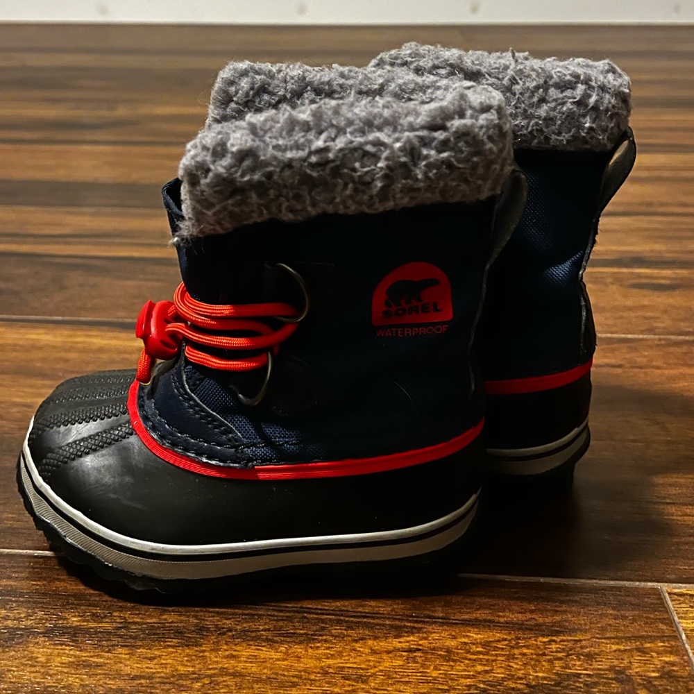 Navy, red and grey snow boots